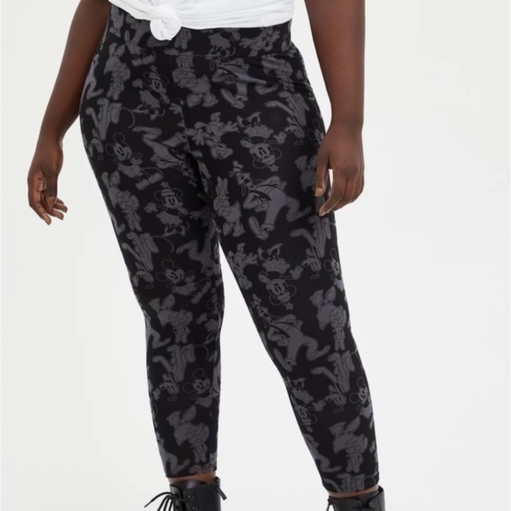 Torrid Disney Mickey Mouse & Friends Crop Leggings Cropped Size 1 1X 14 16